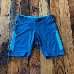Nike Women's Blue running tights shorts size M EUC yoga style